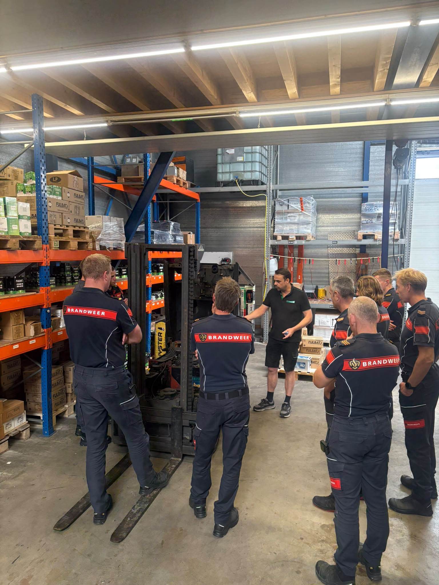 Brandweer Leiden op bezoek bij Groenen Accu